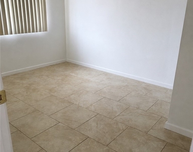 3502 Seminole Avenue - Photo Thumbnail 7