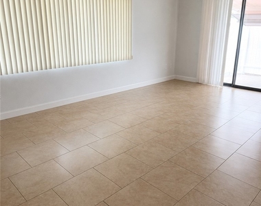 3502 Seminole Avenue - Photo Thumbnail 4