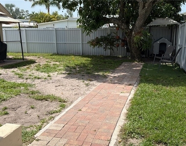 3502 Seminole Avenue - Photo Thumbnail 15