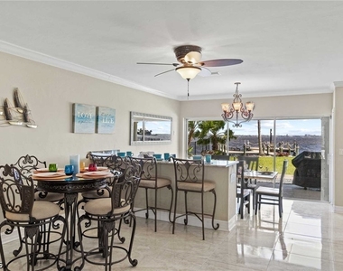 252 Bayshore Drive - Photo Thumbnail 7