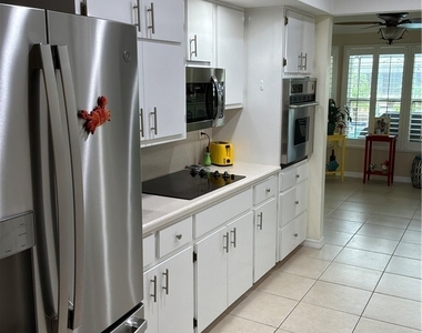 3404 Sw 1st Place - Photo Thumbnail 8