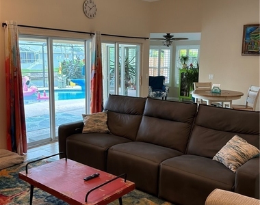 3404 Sw 1st Place - Photo Thumbnail 13