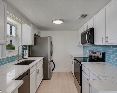 6500 Estero Boulevard - Photo Thumbnail 8