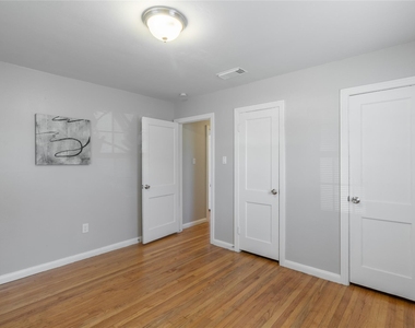 313 Evans Street - Photo Thumbnail 10