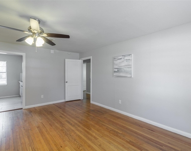 313 Evans Street - Photo Thumbnail 3
