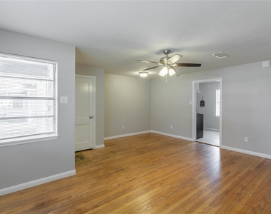 313 Evans Street - Photo Thumbnail 2