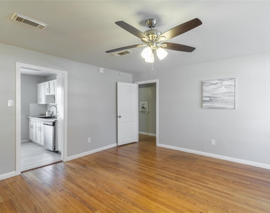313 Evans Street - Photo Thumbnail 1