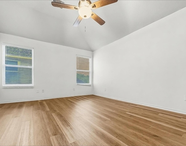 16818 Blackberry Lily Lane - Photo Thumbnail 9