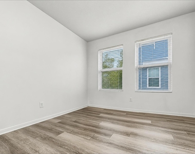 16818 Blackberry Lily Lane - Photo Thumbnail 4