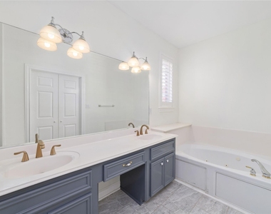 1408 S Friendswood Drive - Photo Thumbnail 16