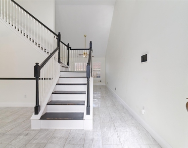 1408 S Friendswood Drive - Photo Thumbnail 2