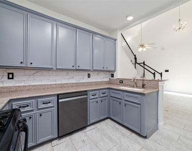 1408 S Friendswood Drive - Photo Thumbnail 7