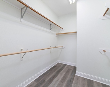 1408 S Friendswood Drive - Photo Thumbnail 18