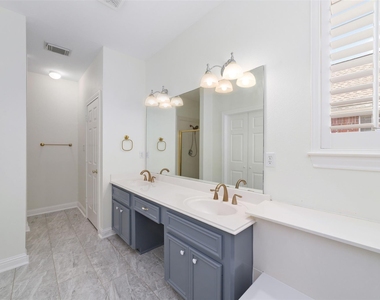 1408 S Friendswood Drive - Photo Thumbnail 17