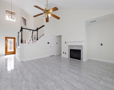 1408 S Friendswood Drive - Photo Thumbnail 9