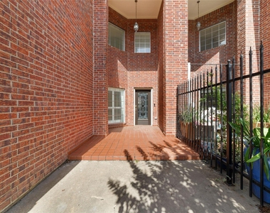 1408 S Friendswood Drive - Photo Thumbnail 1