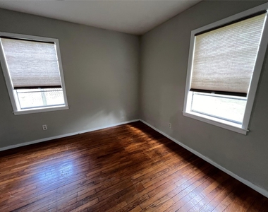 1026 Meyer Street - Photo Thumbnail 6