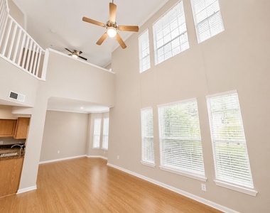 702 Hadley Street - Photo Thumbnail 1