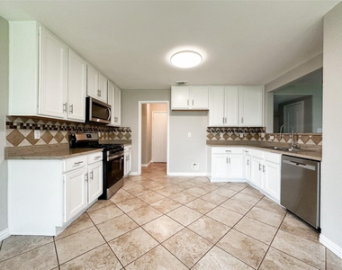 5739 Westminster Village Dr - Photo Thumbnail 18