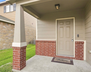 2638 Ensbrook Meadow Lane - Photo Thumbnail 3