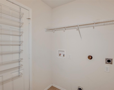 2638 Ensbrook Meadow Lane - Photo Thumbnail 14