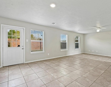 12011 Hira Lake Drive - Photo Thumbnail 7