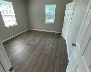 3211 Retta Street - Photo Thumbnail 3