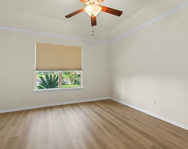 9430 Harmony Lake Lane - Photo Thumbnail 14