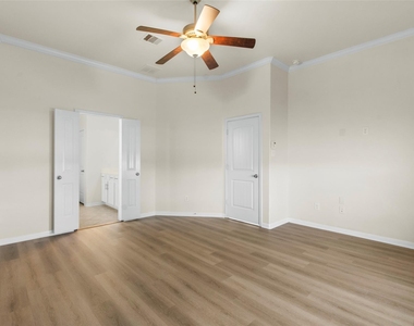 9430 Harmony Lake Lane - Photo Thumbnail 15