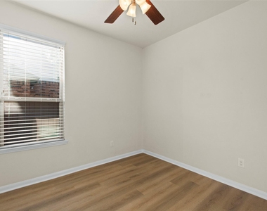 9430 Harmony Lake Lane - Photo Thumbnail 6