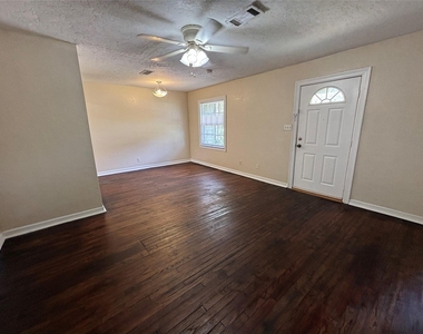 45 17th Avenue N - Photo Thumbnail 1