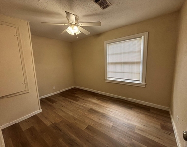 45 17th Avenue N - Photo Thumbnail 4