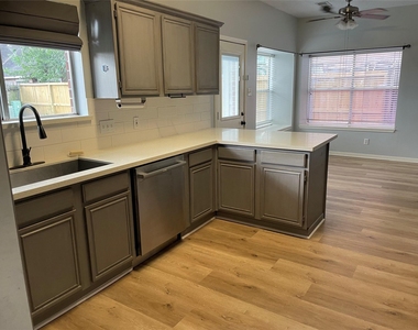 11115 Winspring Drive - Photo Thumbnail 2