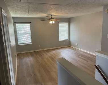 11115 Winspring Drive - Photo Thumbnail 10