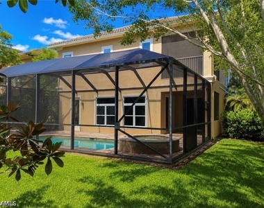 2915 Coco Lakes Drive - Photo Thumbnail 2