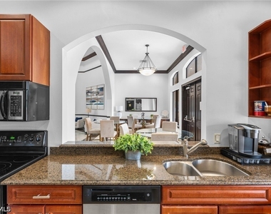 13000 Positano Circle - Photo Thumbnail 12