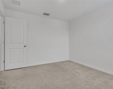 19550 Fairhill Court - Photo Thumbnail 30
