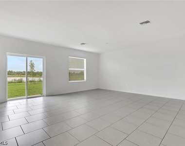 19550 Fairhill Court - Photo Thumbnail 4