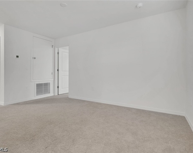 19550 Fairhill Court - Photo Thumbnail 15