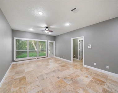 307 Covecrest Drive - Photo Thumbnail 2