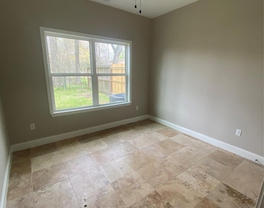 307 Covecrest Drive - Photo Thumbnail 6