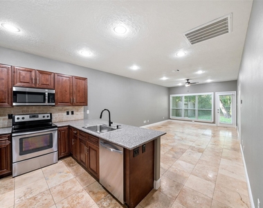 307 Covecrest Drive - Photo Thumbnail 7