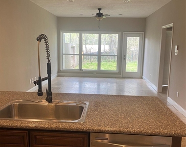 307 Covecrest Drive - Photo Thumbnail 4