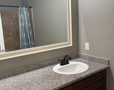 307 Covecrest Drive - Photo Thumbnail 7
