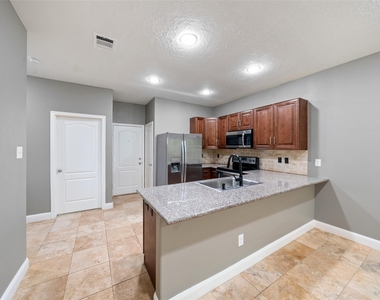 307 Covecrest Drive - Photo Thumbnail 5
