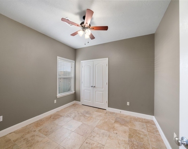 307 Covecrest Drive - Photo Thumbnail 9