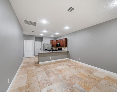307 Covecrest Drive - Photo Thumbnail 4