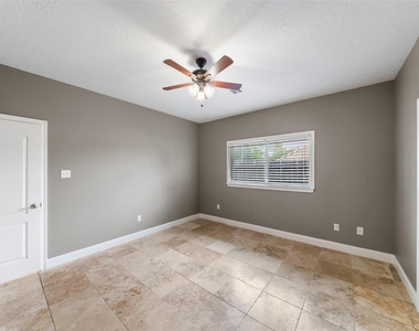 307 Covecrest Drive - Photo Thumbnail 12