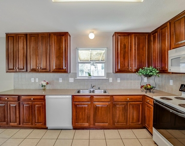 18231 Valebluff Lane - Photo Thumbnail 12