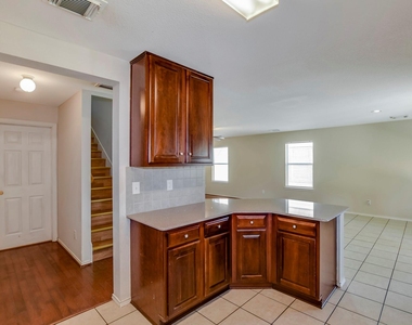 18231 Valebluff Lane - Photo Thumbnail 10